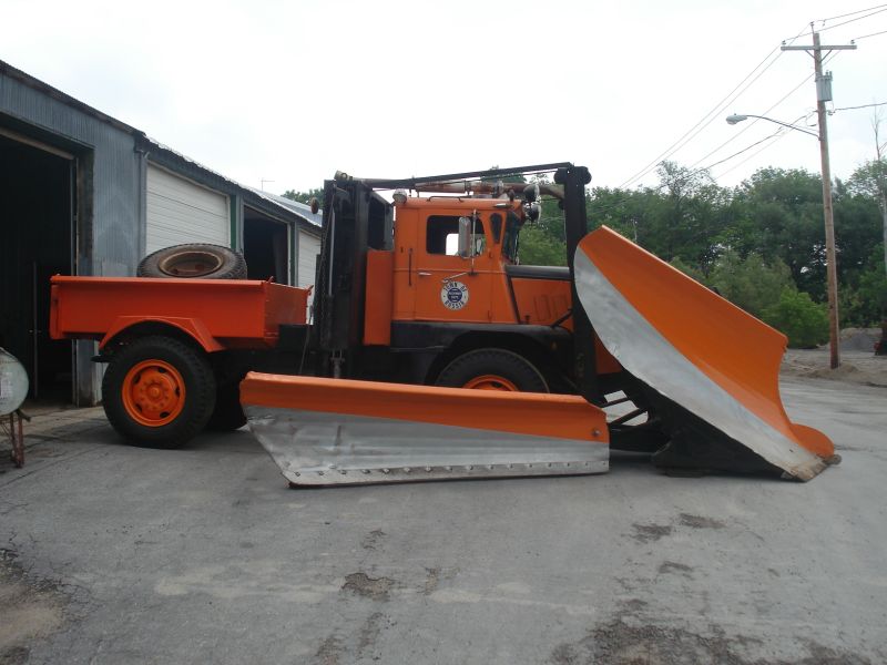 http://www.badgoat.net/Old Snow Plow Equipment/Trucks/Walter 100 Traction/Walter Snowfighters of Upstate New York/GW800H600-5.jpg